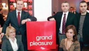 Представник шпанске компаније SEDA Алехандро Мурга и Grand Pleasure тим