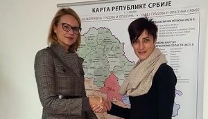 Marija Novaković i Sandra Pantelić na potpisivanju ugovora