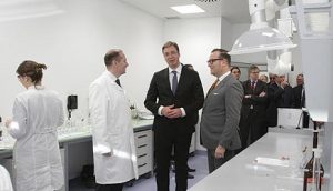 Aleksandar Vučić i Ronald Zeliger na otvaranju zgrade ”Kvalitet” u Vršcu