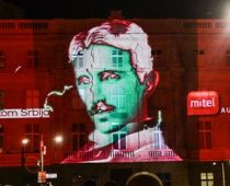 „Teslin vremeplov“ obasjao Beč