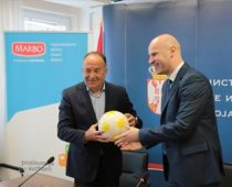 Marbo poklanja lopte osnovnim školama u Srbiji