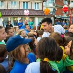 FANOVI NOVAKA ĐOKOVIĆA SAKUPILI SKORO 15.000 EVRA ZA  DECU SRBIJE ZA MANJE OD 24 SATA