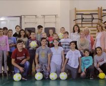 Marbo donirao lopte deci sa oštećenim sluhom