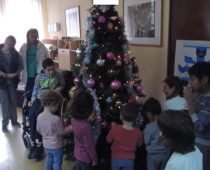 Zaposleni Crédit Agricole doneli ukrase u domove za nezbrinutu decu