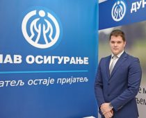 Fudbaleri  Crvene zvezde i Partizana gosti na štandu “Dunav osiguranja” na Salonu  automobila