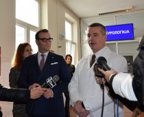 Hemofarm donirao medicinske krevete Urgentnom centru KCS