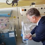 Komercijalna i Fond B92 donirali inkubator bolnici u Vršcu