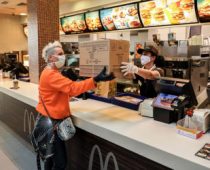 МcDonald’s do sada donirao više od 2 miliona dinara u novcu i obrocima