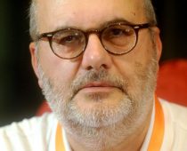 Dobitnici Povelje za izuzetnost SES-a Prof. Branko Milanović i osnivači i vlasnici NELT Grupe, Nebojša Šaponjić i Ranko Sočanac