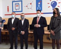 Najsavremeniji računari Matematičkoj gimnaziji uz podršku NIS-a   