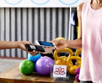 VISA: Četvrtina potrošača u Srbiji plaća pametnim telefonom