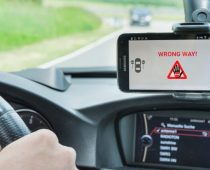 Bosch sistem upozorenja za vozače koji se kreću u pogrešnom smeru sada i u ŠKODA vozilima