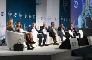 Učesnici panela “Energetska bezbednost u uslovima globalne ekonomske krize – izazovi i preporuke za budućnost”