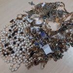 VATIN: CARINICI I POLICAJCI SPREČILI POKUŠAJ ŠVERCOVANJA NAKITA U VREDNOSTI OD OKO 42.000 EVRA