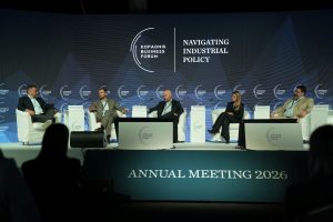 Učesnici panela "Novo poglavlje finansijske industrije: rast, poverenje i inovacije" (Foto: Aleksej Nešović)