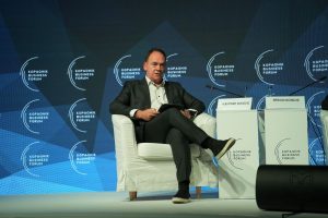 Vlastimir Vuković, moderator panela „Banking 2030: Otpornost u digitalnom svetu“ na Kopaonik biznis forumu (Foto: Aleksej Nešović)