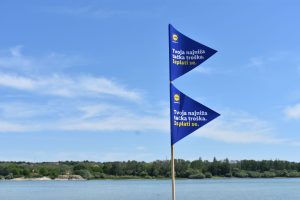 Zastavica kompanije Lidl na najnižoj tački Dunava u prolasku kroz Srbiju: Ušće reke Timok u Dunav (Foto Lidl)