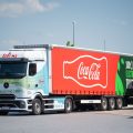 Prvi električni šleperi kompanije Coca-Cola HBC Srbija na najdužoj ruti u domaćem transportu