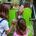 Karnevalska povorka i predstava „Trio Rio“ na otvaranju Limenka Teatar Festa u Požarevcu