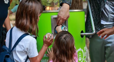 Karnevalska povorka i predstava „Trio Rio“ na otvaranju Limenka Teatar Festa u Požarevcu